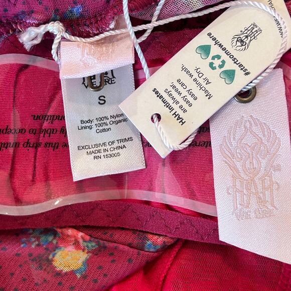 We Are HAH Bodysuit Lingerie Butterfly Red Floral Ruffle‎ Backless Sheer  Small - Picture 14 of 14